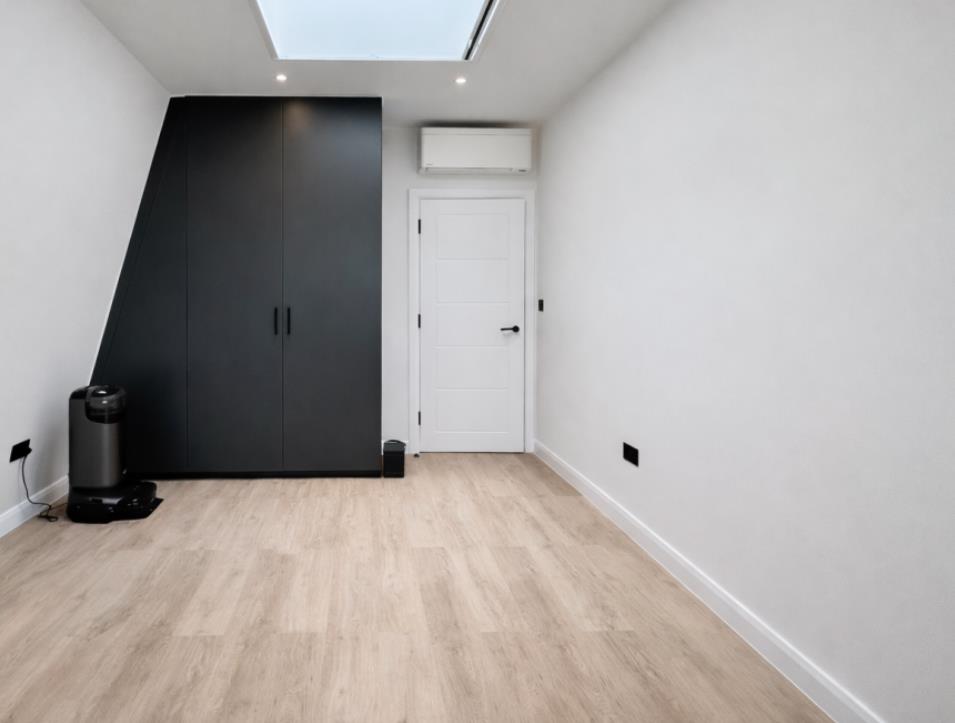 Beagle Close, Mill Hill
